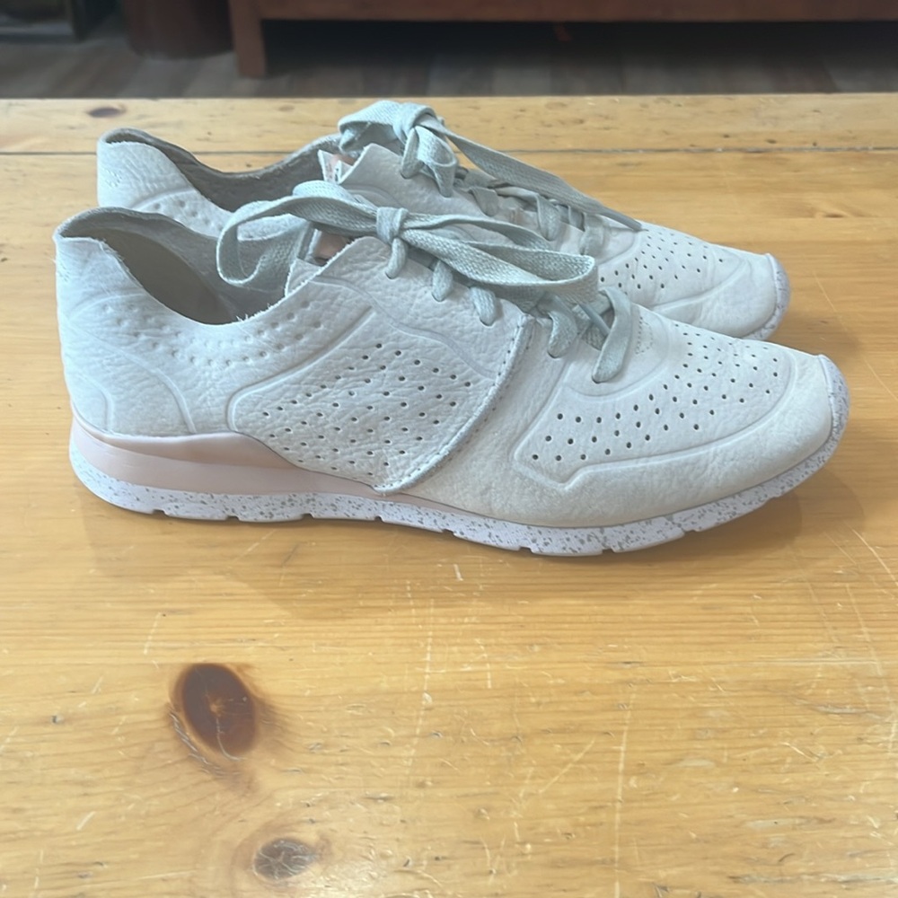 Ugg Sneaker - image 2